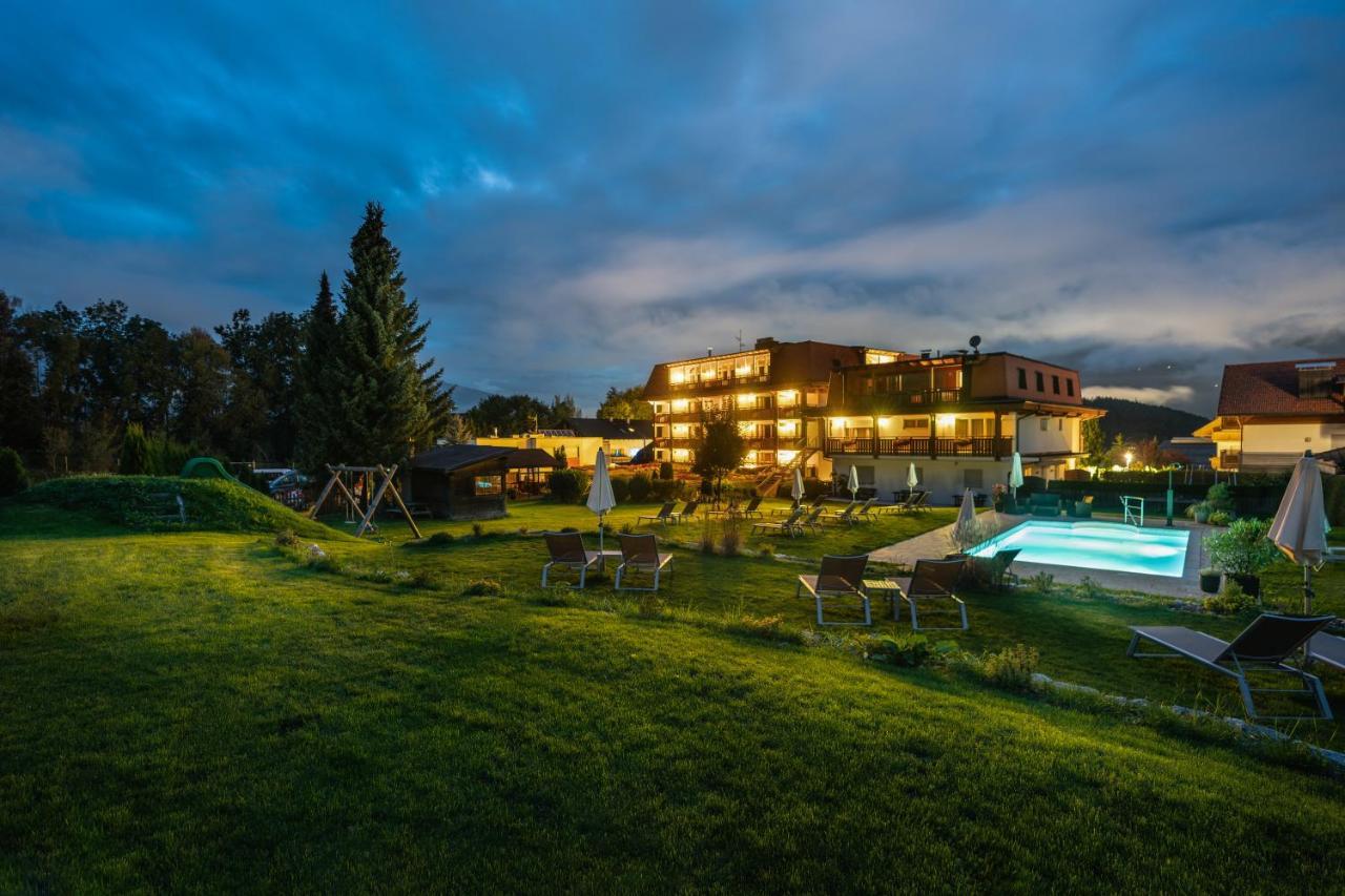 Hotel Reischach Брунико Экстерьер фото