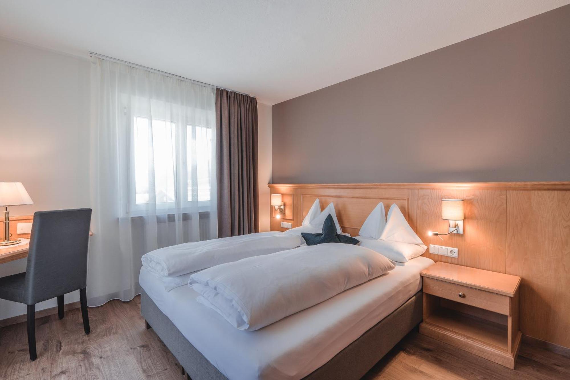 Hotel Reischach Брунико Экстерьер фото