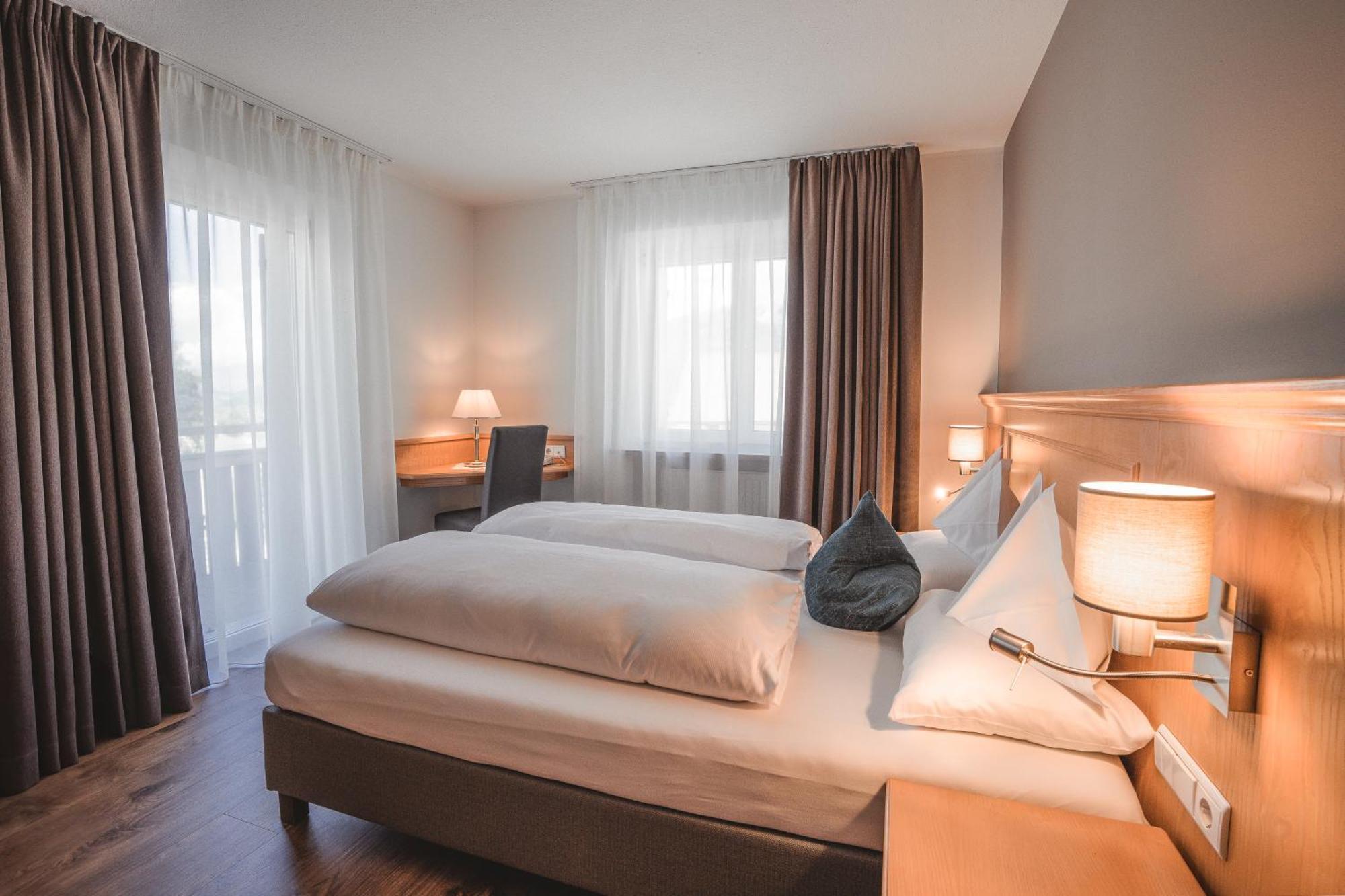 Hotel Reischach Брунико Экстерьер фото