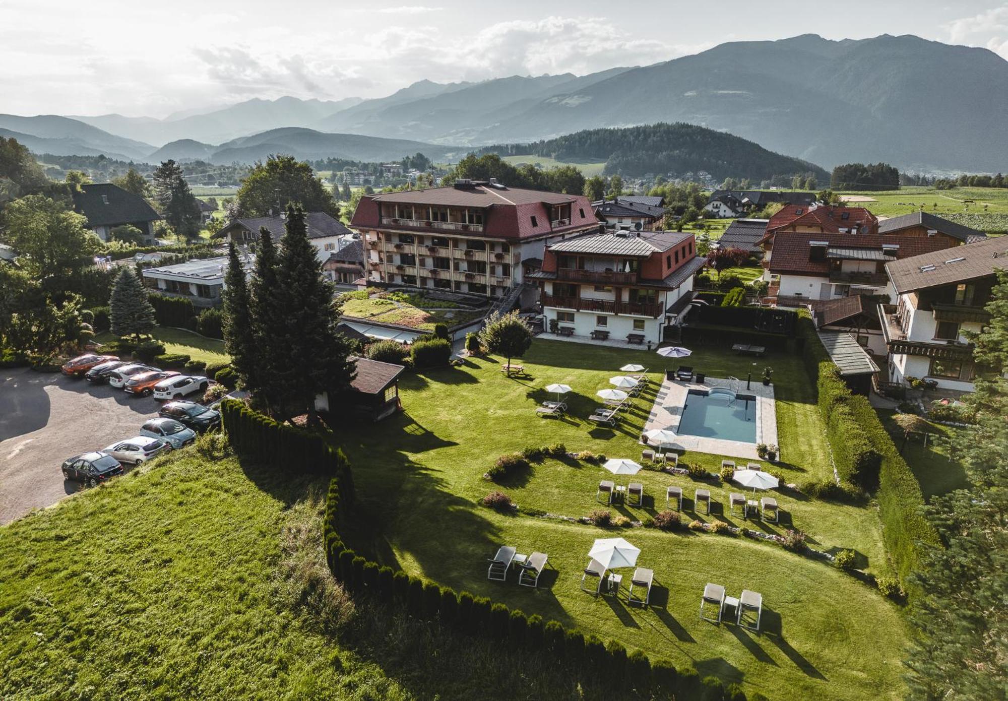Hotel Reischach Брунико Экстерьер фото
