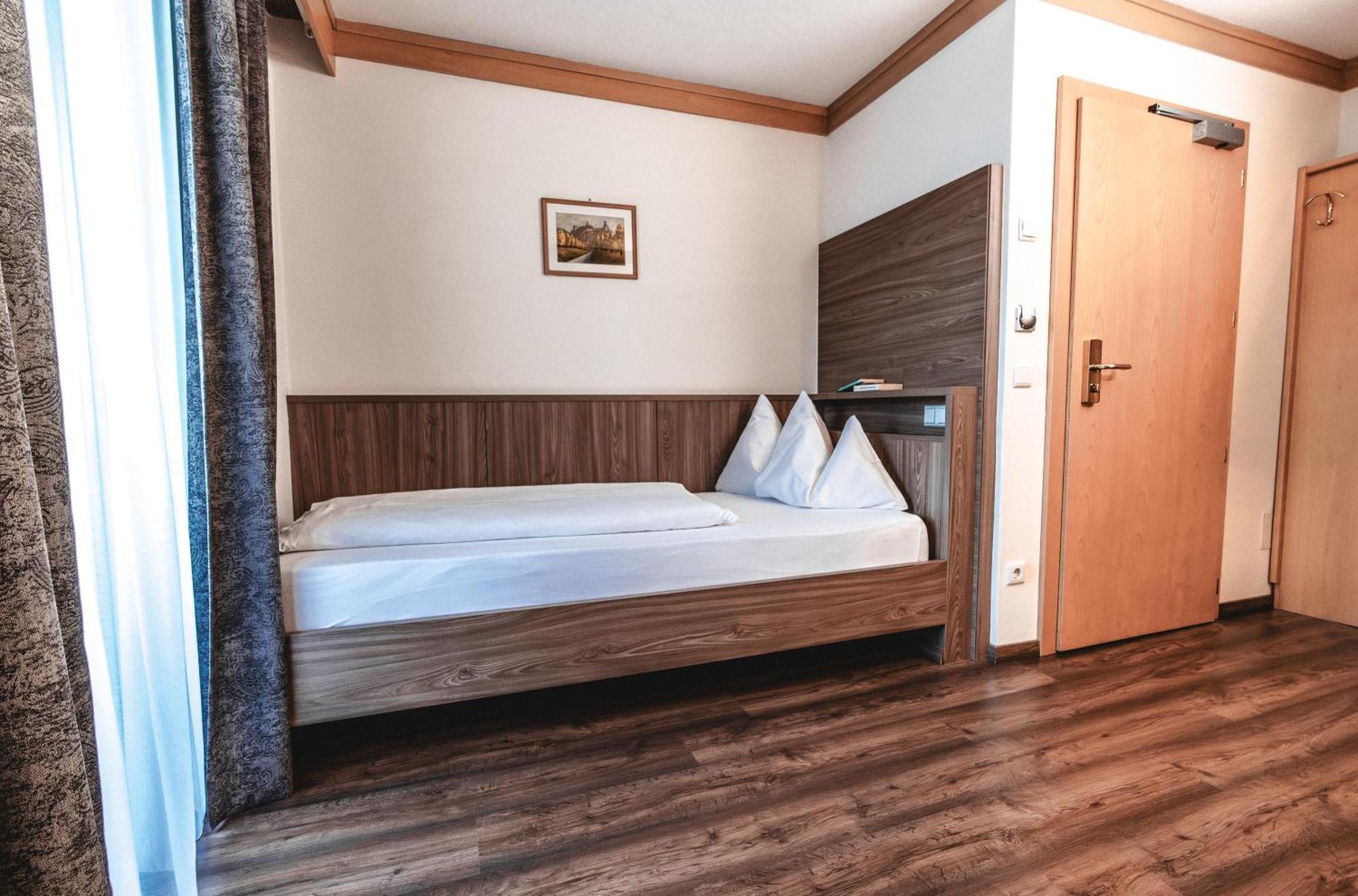 Hotel Reischach Брунико Экстерьер фото