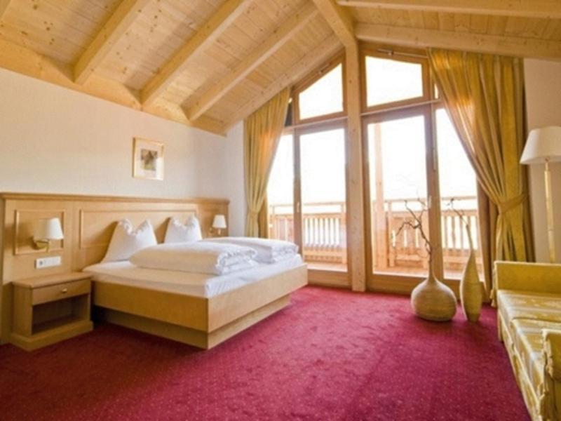 Hotel Reischach Брунико Экстерьер фото