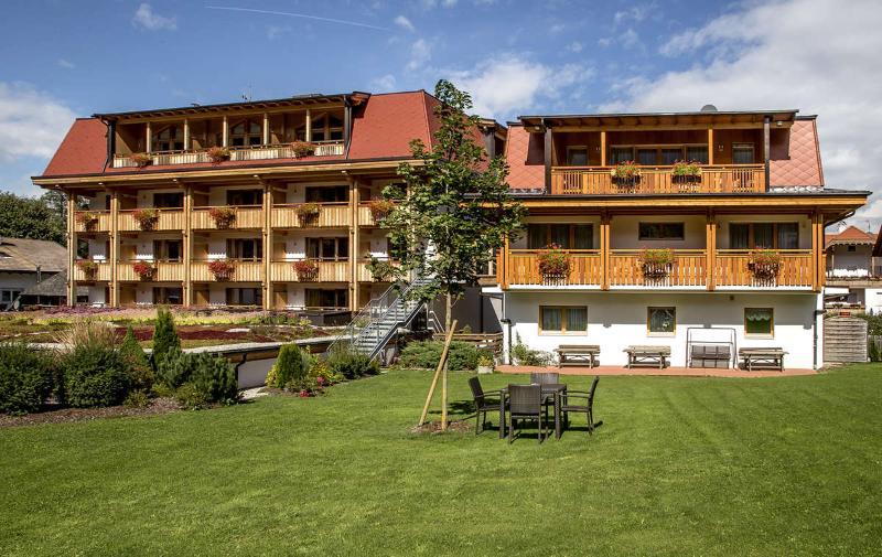 Hotel Reischach Брунико Экстерьер фото