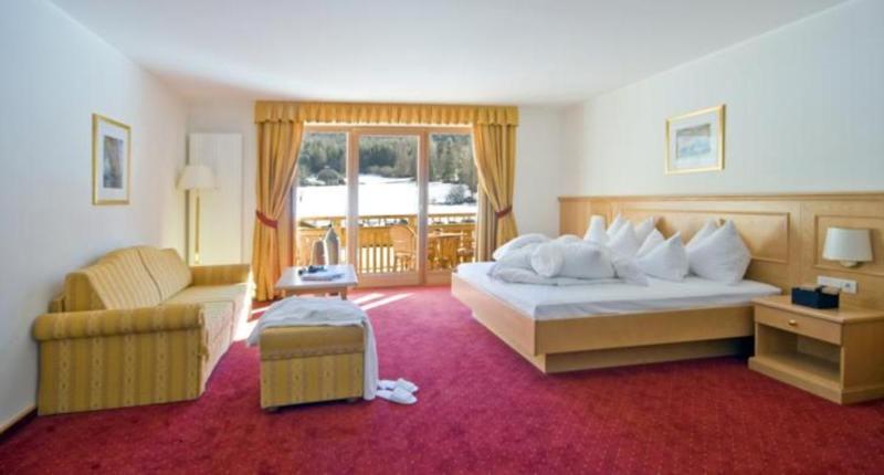 Hotel Reischach Брунико Экстерьер фото
