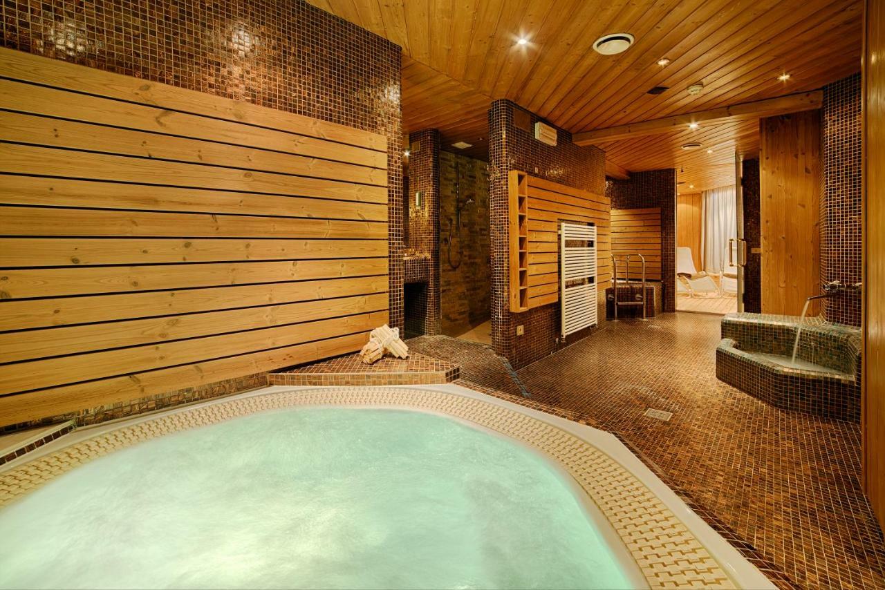 Hotel Reischach Брунико Экстерьер фото